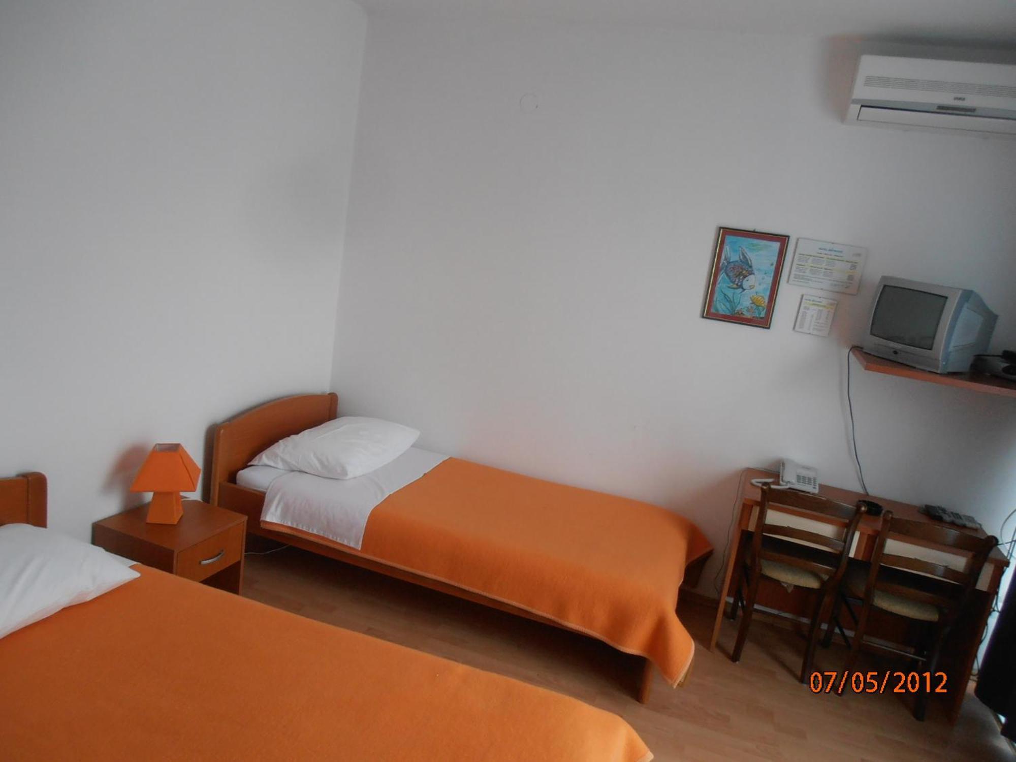 Hotel Metković מראה חיצוני תמונה