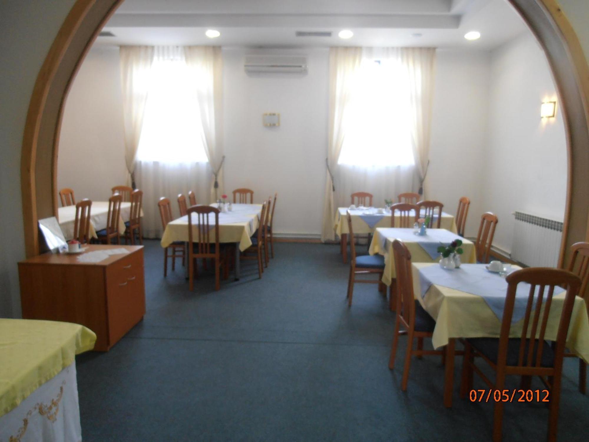 Hotel Metković מראה חיצוני תמונה