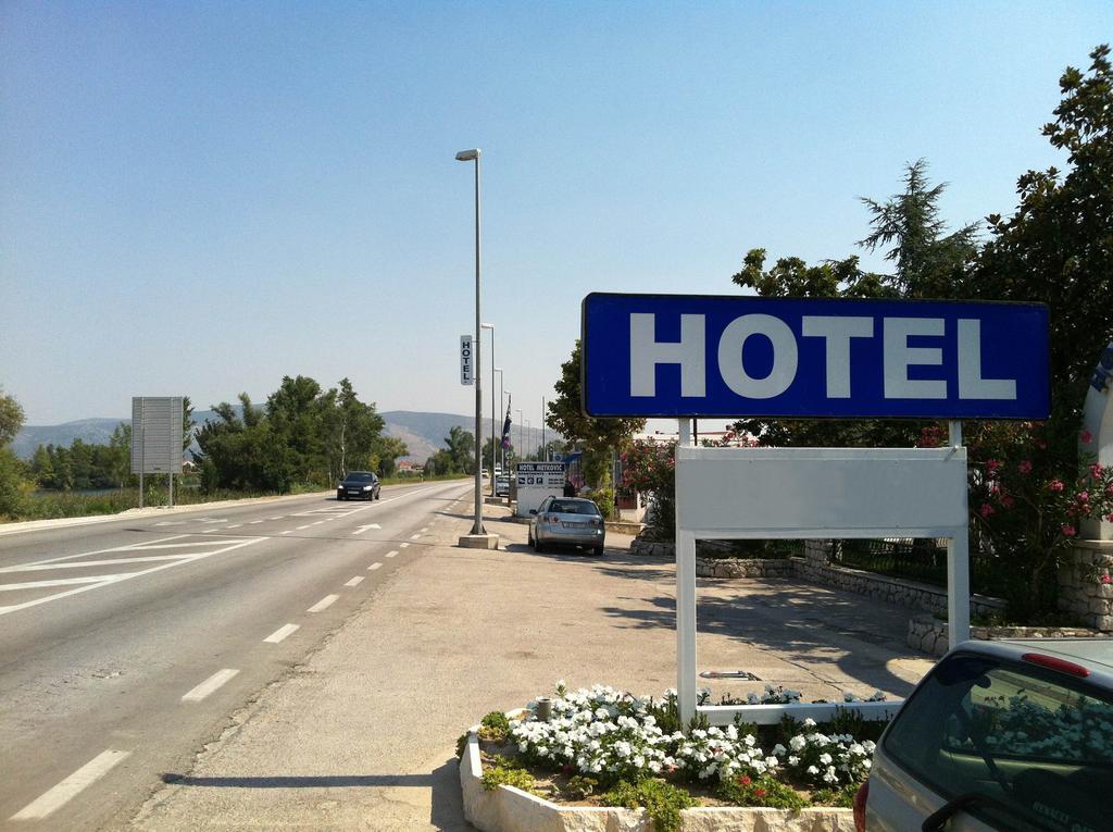 Hotel Metković מראה חיצוני תמונה